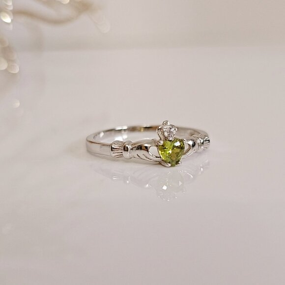 Claddagh Peridot Ring, Sterling Silver Ring, Friendship Loyalty Ring, 925 Silver - Picture 4 of 9